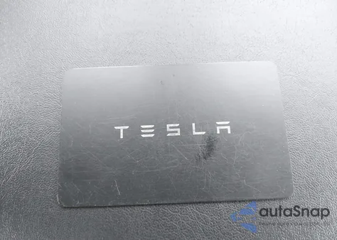 2021 Tesla Model Y Long Range Dual Motor All-Wheel Drive z USA, uszkodzony, nr VIN 5YJYGDEE8MF066264